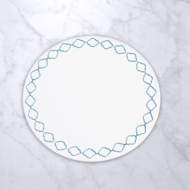 Beatriz Ball Vida Round Embridered Quatrefoil 15.5" Round Placemats (Set of 4)